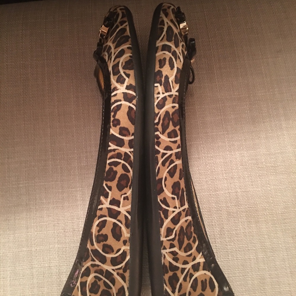 Flat Shoes - Picture 3 of 3